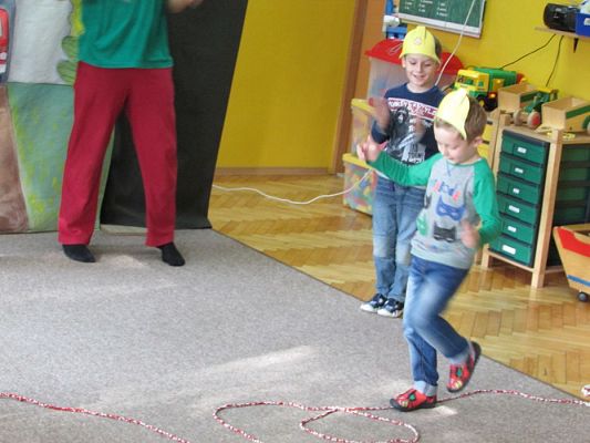 Grafika #30: 12.10.2015 - Przedstawienie teatralne pt. "Wojtek strażak"