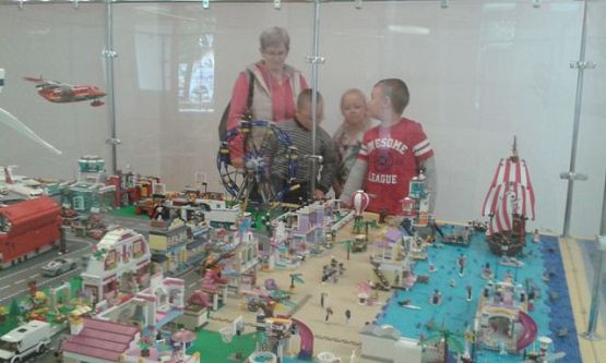 Grafika #22: 11.09.2015 - Interaktywna wystawa klocków Lego w Łebie