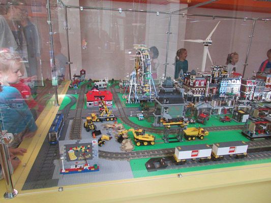 Grafika #27: 11.09.2015 - Interaktywna wystawa klocków Lego w Łebie