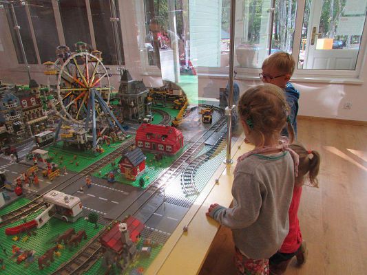 Grafika #33: 11.09.2015 - Interaktywna wystawa klocków Lego w Łebie