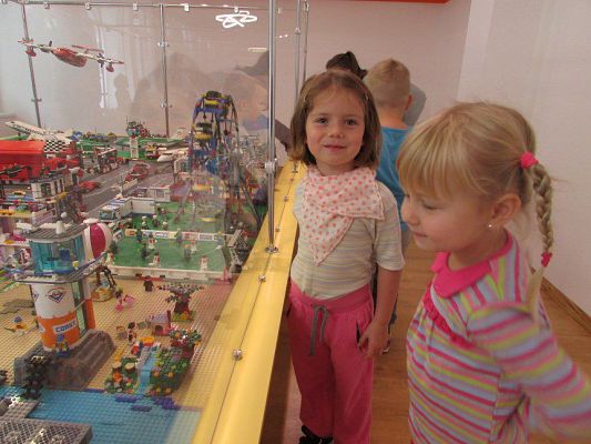 Grafika #34: 11.09.2015 - Interaktywna wystawa klocków Lego w Łebie