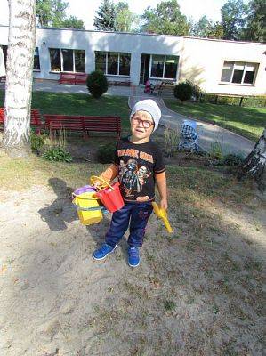 Grafika #18: Pierwsze dni w przedszkolu -zabawy w ogrodzie przedszkolnym