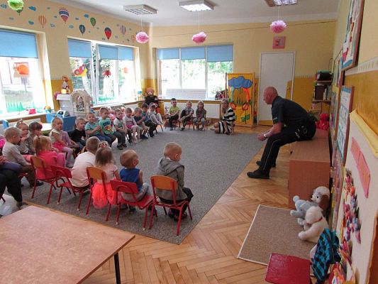 Grafika #0: 14.06.2017 Spotkanie z Policjantem &quot;Bezpieczne Wakacje&quot;