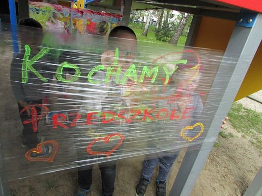 Grafika #14: 17.05.2017 Majowa łąka - malowanie na folii