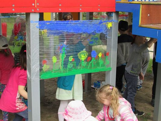 Grafika #23: 17.05.2017 Majowa łąka - malowanie na folii