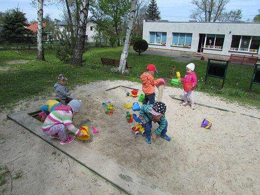 Grafika #14: 15.05.2015 Zabawy w ogrodzie przedszkolnym - gr.I