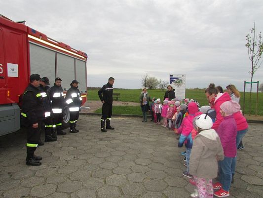 Grafika #1: 04.05.2017 Spotkanie ze Strażakami