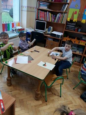 Grafika #9: 21.04.2017 Obchody Dnia Ziemi. Gry i zabawy w deszczową pogodę