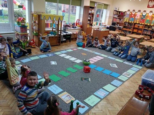 Grafika #10: 21.04.2017 Obchody Dnia Ziemi. Gry i zabawy w deszczową pogodę