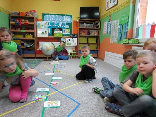 Grafika #28: 21.04.2017 Obchody Dnia Ziemi. Gry i zabawy w deszczową pogodę