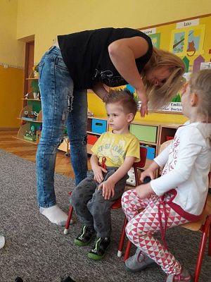 Grafika #4: 20.04.2017 Gr.I - Poznajemy zawody naszych rodziców - "Zawód fryzjerka"