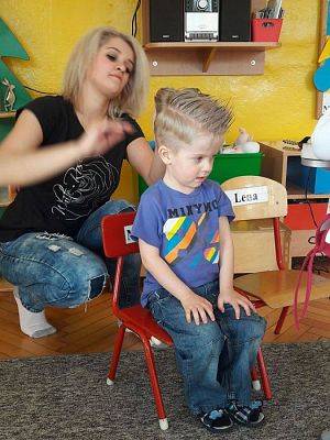 Grafika #5: 20.04.2017 Gr.I - Poznajemy zawody naszych rodziców - "Zawód fryzjerka"