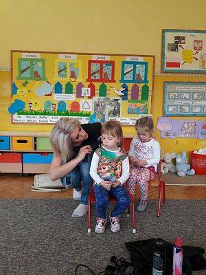 Grafika #8: 20.04.2017 Gr.I - Poznajemy zawody naszych rodziców - "Zawód fryzjerka"