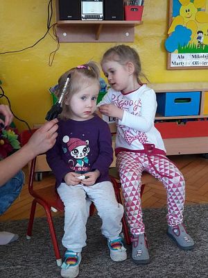 Grafika #16: 20.04.2017 Gr.I - Poznajemy zawody naszych rodziców - "Zawód fryzjerka"