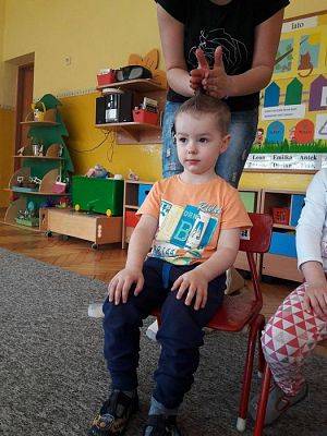 Grafika #17: 20.04.2017 Gr.I - Poznajemy zawody naszych rodziców - "Zawód fryzjerka"