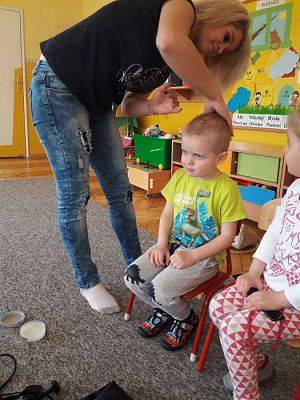 Grafika #22: 20.04.2017 Gr.I - Poznajemy zawody naszych rodziców - "Zawód fryzjerka"