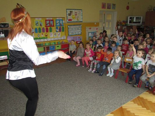 Grafika #9: 05.04.2017 - Przedstawienie pt. "Magiczny ołówek"