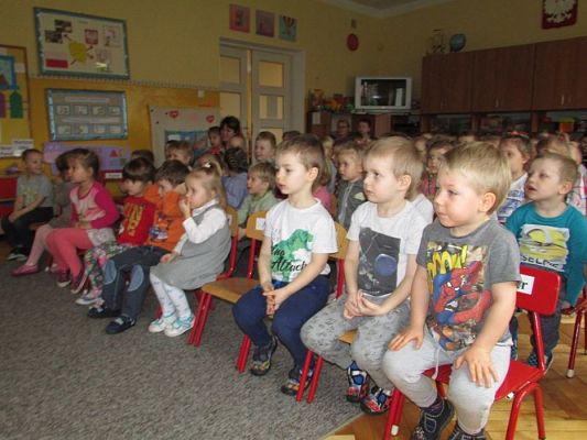 Grafika #10: 05.04.2017 - Przedstawienie pt. "Magiczny ołówek"