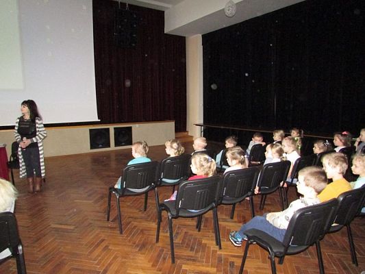 Grafika #1: 04.04.2017 Spotkanie autorskie z Elżbietą Bednarczyk