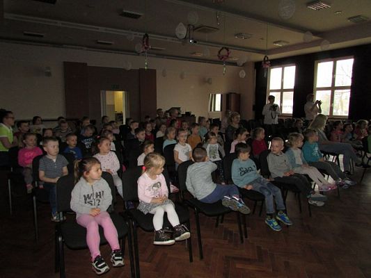 Grafika #2: 04.04.2017 Spotkanie autorskie z Elżbietą Bednarczyk