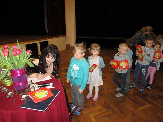 Grafika #40: 04.04.2017 Spotkanie autorskie z Elżbietą Bednarczyk