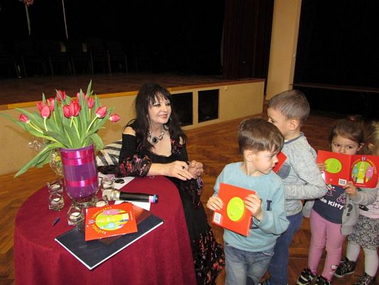 Grafika #41: 04.04.2017 Spotkanie autorskie z Elżbietą Bednarczyk