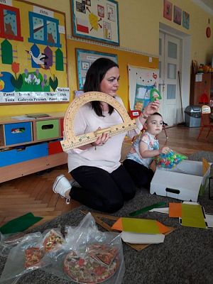 Grafika #8: 31.03.2017 Gr I - Poznajemy zawody naszych rodziców "Zawód nauczyciel-z matematyką za pan brat"