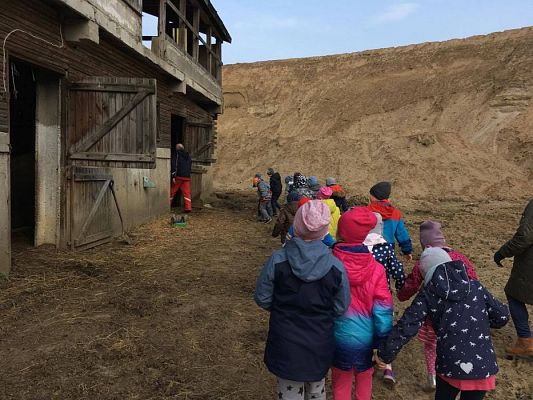 Grafika #7: 29.03.2017 Grupa III w wiejskim gospodarstwie