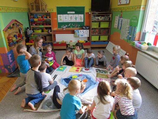Grafika #11: 16.03.2017 Zabawy i gry rozwijające integrację sensoryczną - gr II