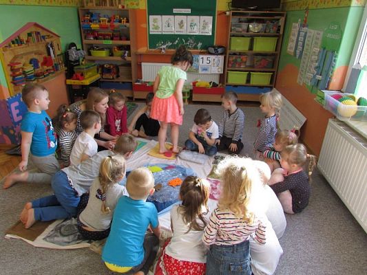 Grafika #13: 16.03.2017 Zabawy i gry rozwijające integrację sensoryczną - gr II