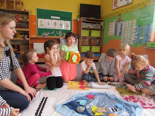 Grafika #20: 16.03.2017 Zabawy i gry rozwijające integrację sensoryczną - gr II