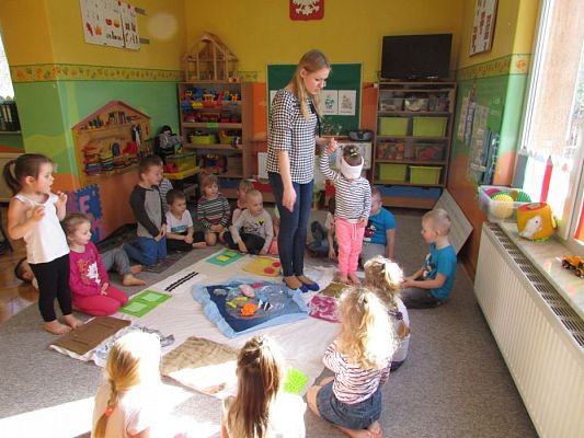 Grafika #26: 16.03.2017 Zabawy i gry rozwijające integrację sensoryczną - gr II