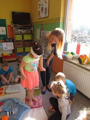 Grafika #28: 16.03.2017 Zabawy i gry rozwijające integrację sensoryczną - gr II