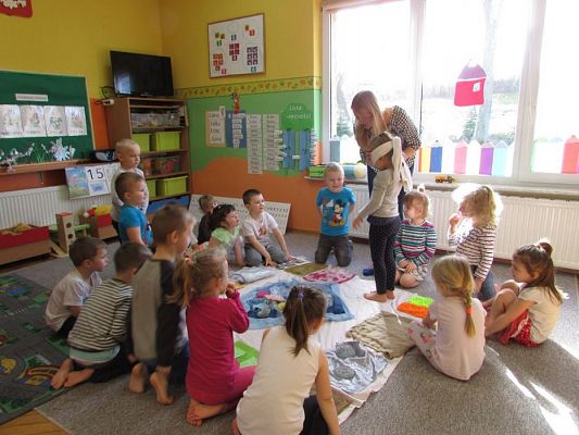 Grafika #29: 16.03.2017 Zabawy i gry rozwijające integrację sensoryczną - gr II