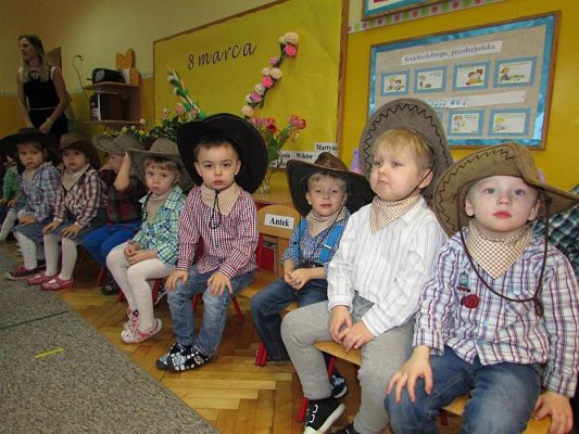 Grafika #9: 08.03.2017 Dzień Kobiet