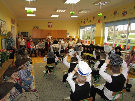 Grafika #13: 08.03.2017 Dzień Kobiet