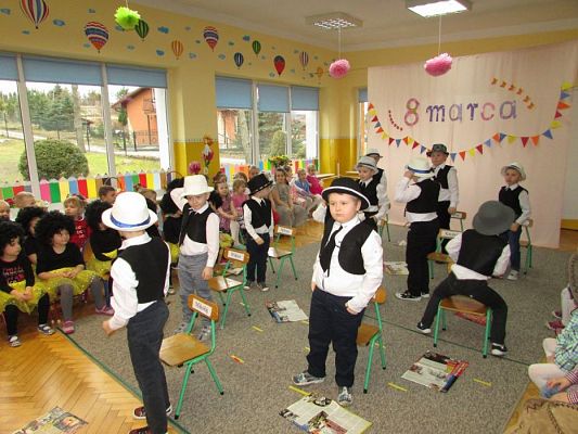 Grafika #16: 08.03.2017 Dzień Kobiet