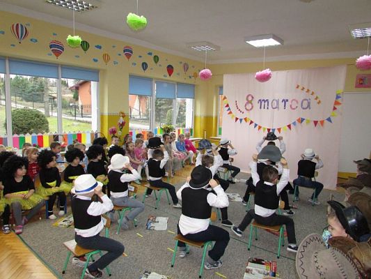 Grafika #17: 08.03.2017 Dzień Kobiet