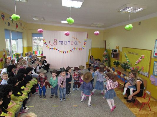 Grafika #23: 08.03.2017 Dzień Kobiet