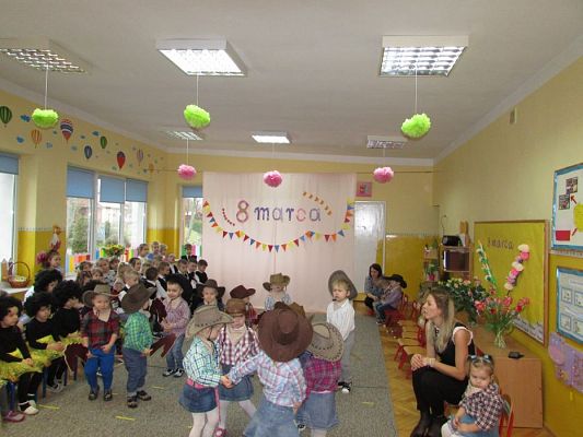 Grafika #24: 08.03.2017 Dzień Kobiet