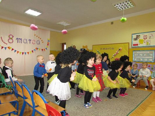 Grafika #42: 08.03.2017 Dzień Kobiet