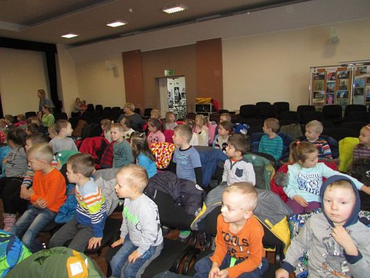 Grafika #2: 11.01.2017 Występy artystów cyrkowych