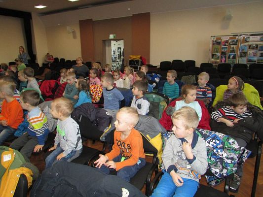 Grafika #3: 11.01.2017 Występy artystów cyrkowych