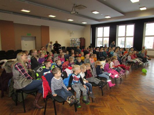 Grafika #5: 11.01.2017 Występy artystów cyrkowych