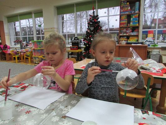 Grafika #14: 09.12.2016 Warsztaty bombkowe w gr. II i III