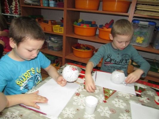 Grafika #20: 09.12.2016 Warsztaty bombkowe w gr. II i III