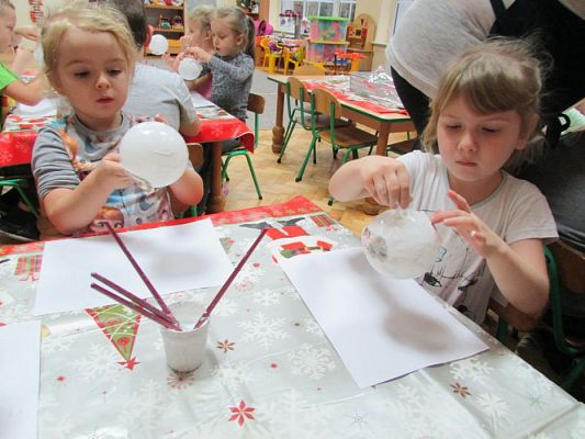 Grafika #21: 09.12.2016 Warsztaty bombkowe w gr. II i III