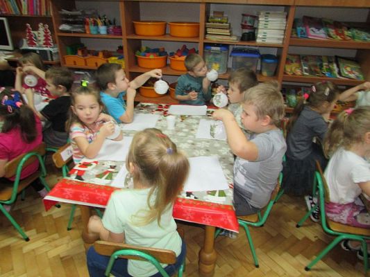 Grafika #25: 09.12.2016 Warsztaty bombkowe w gr. II i III