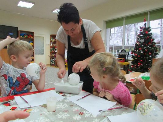 Grafika #33: 09.12.2016 Warsztaty bombkowe w gr. II i III