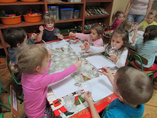 Grafika #48: 09.12.2016 Warsztaty bombkowe w gr. II i III